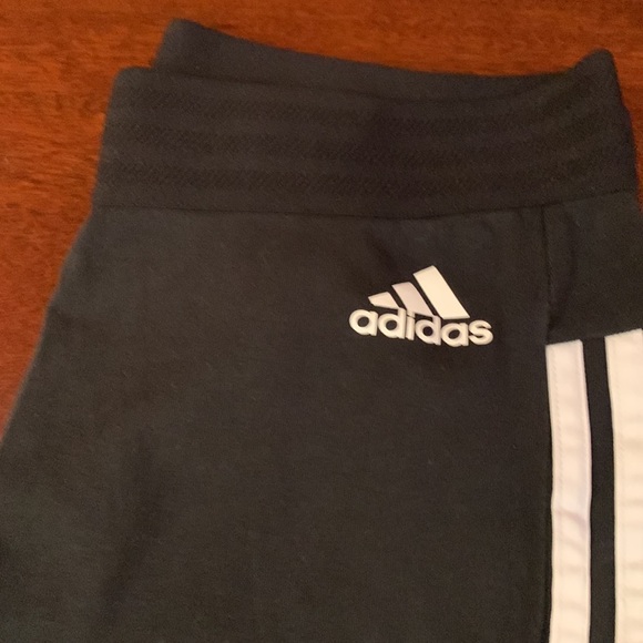 Adidas women’s leggings - Picture 3 of 7